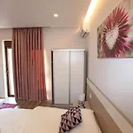 Star ホテル 3*